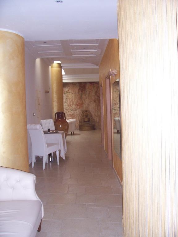 Hotel Madonna Delle Grazie Челье-Мессапика Экстерьер фото