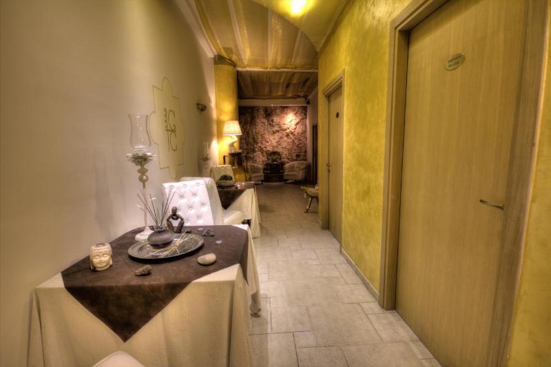 Hotel Madonna Delle Grazie Челье-Мессапика Экстерьер фото