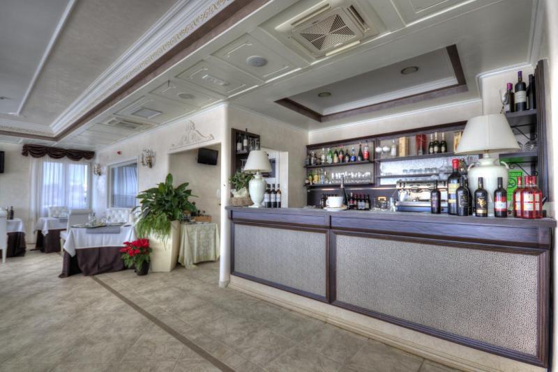 Hotel Madonna Delle Grazie Челье-Мессапика Экстерьер фото